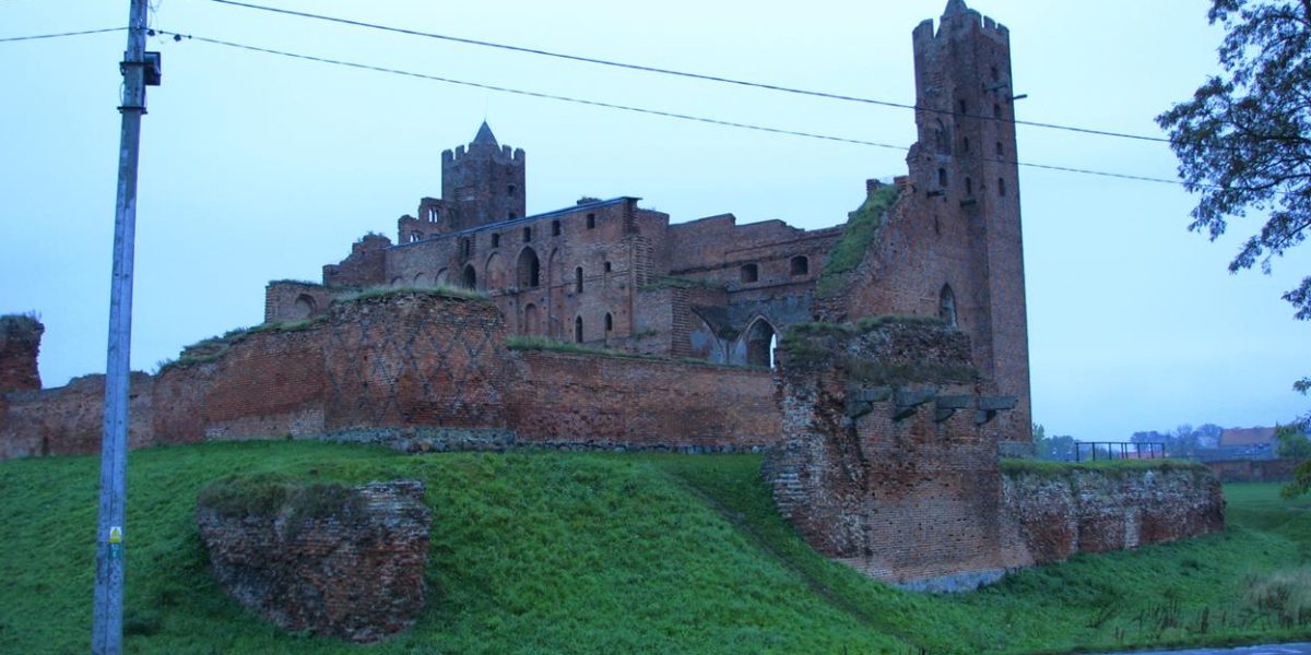 Zabytki Zamek w Radzyniu Chełmińskim – gotyckie ruiny, zamek krzyżacki